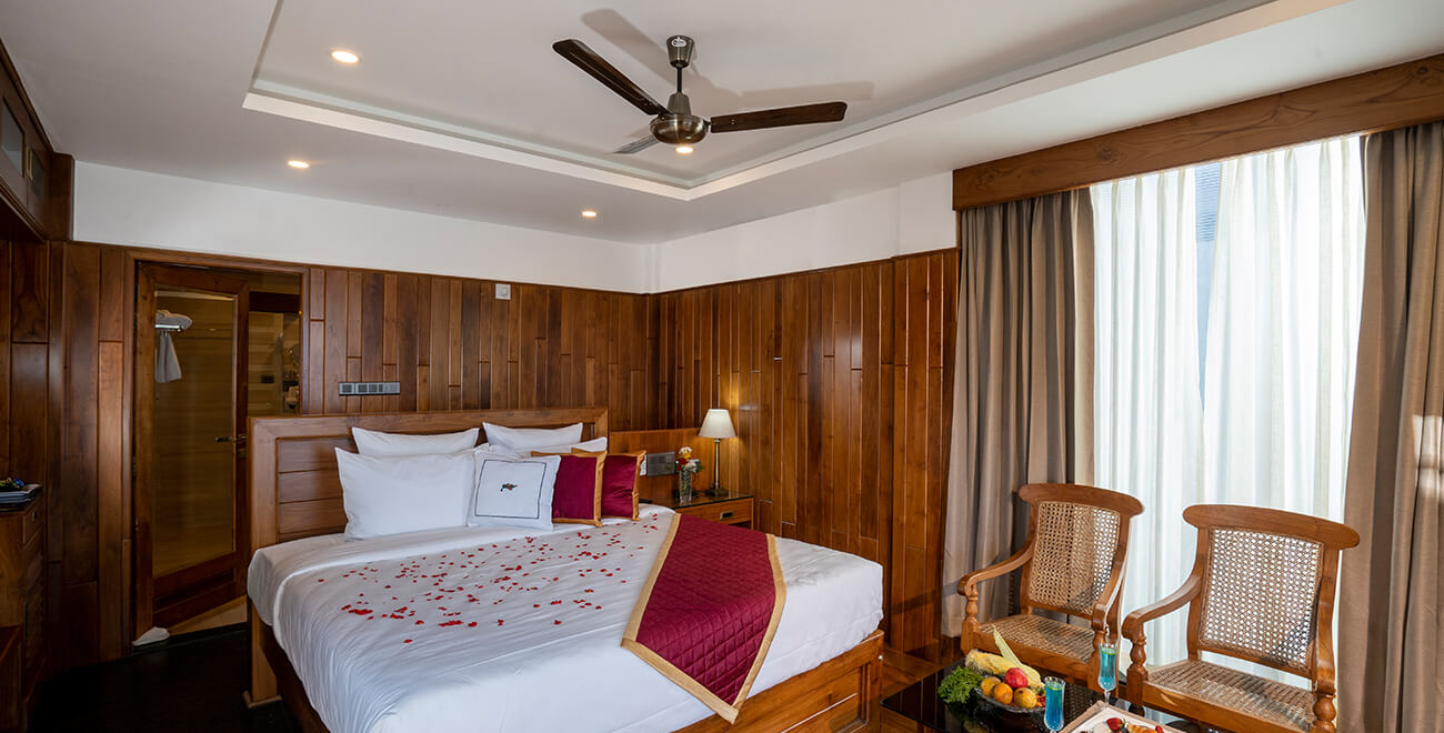 luxury rooms munnar