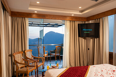 luxury resorts in munnar